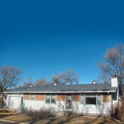 Plain flat ranch house before renovation.