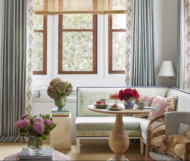 grandmillennial breakfast nook