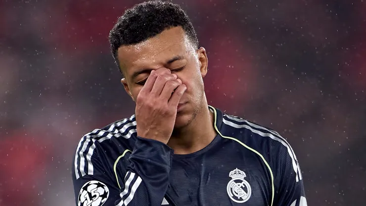 Kylian Mbappé could be out longer than expected as Real Madrid star reportedly faces serious knee injury