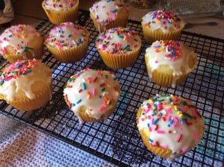 Simple Vanilla Cupcakes