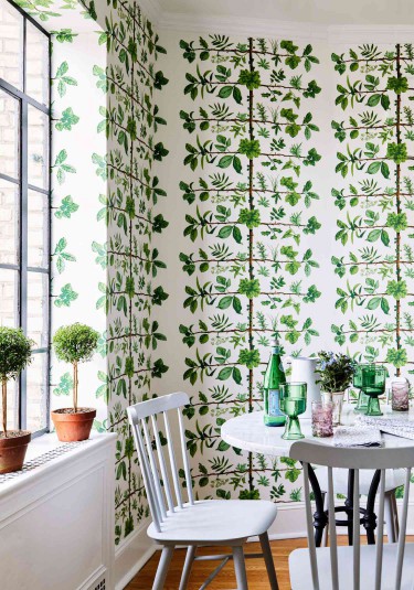 breakfast nook with wallpaper