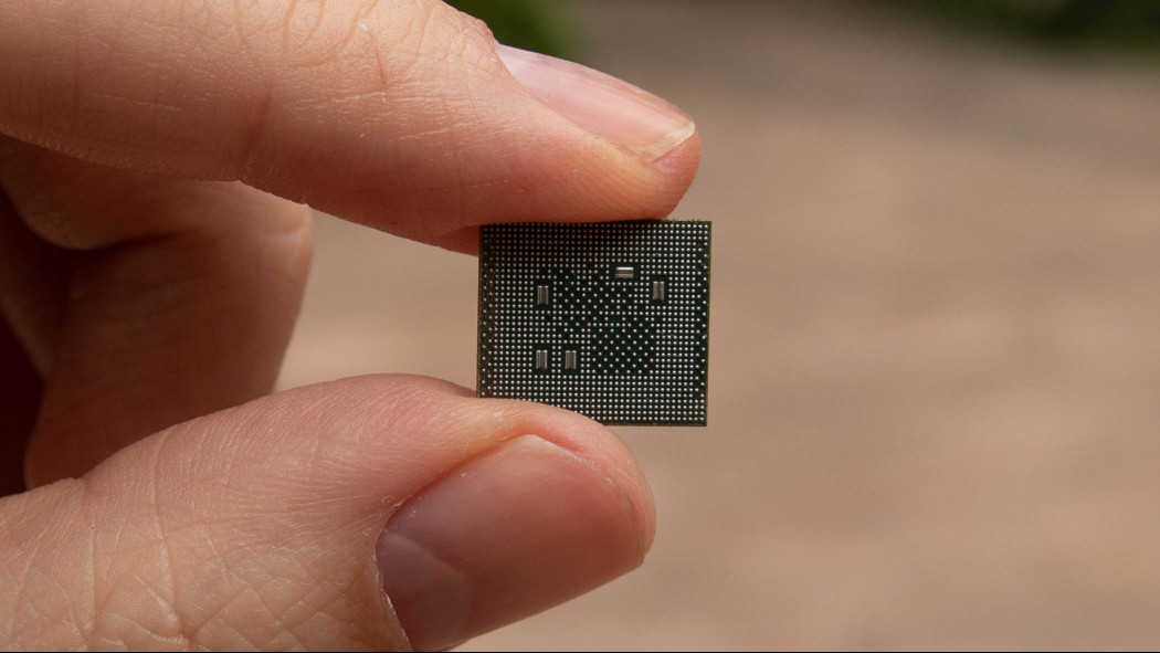 Microchips em Dispositivos Móveis: A Era da Computação Portátil Microchips em Dispositivos Móveis: A Era da Computação Portátil