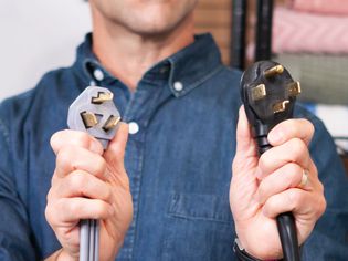 What’s the Difference Between 3 Prong vs 4 Prong Dryer Outlets?