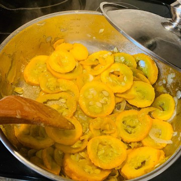 Bev's Sauteed Yellow Squash