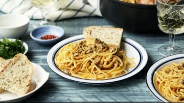 Old-fashioned Linguine with White Clam Sauce