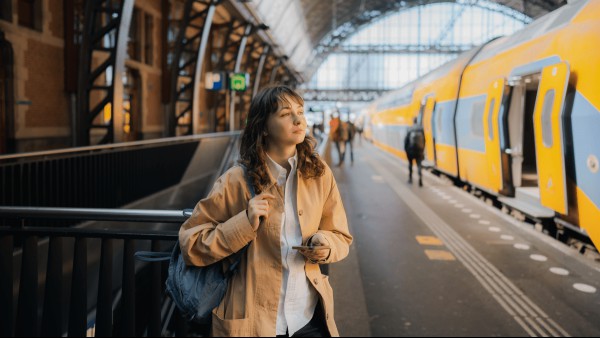 11 Books Every Wanderluster Should Read Before Traveling