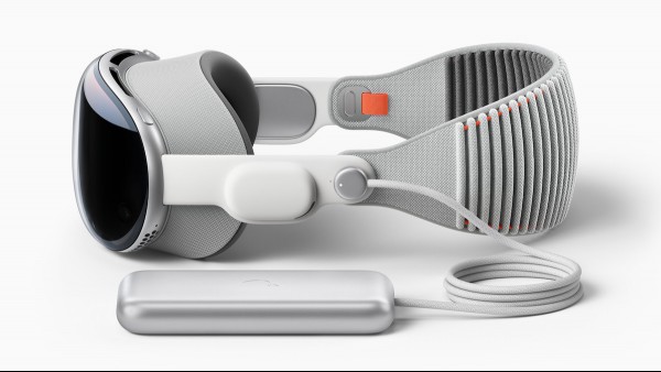 Apple could launch the Vision Pro headset by February