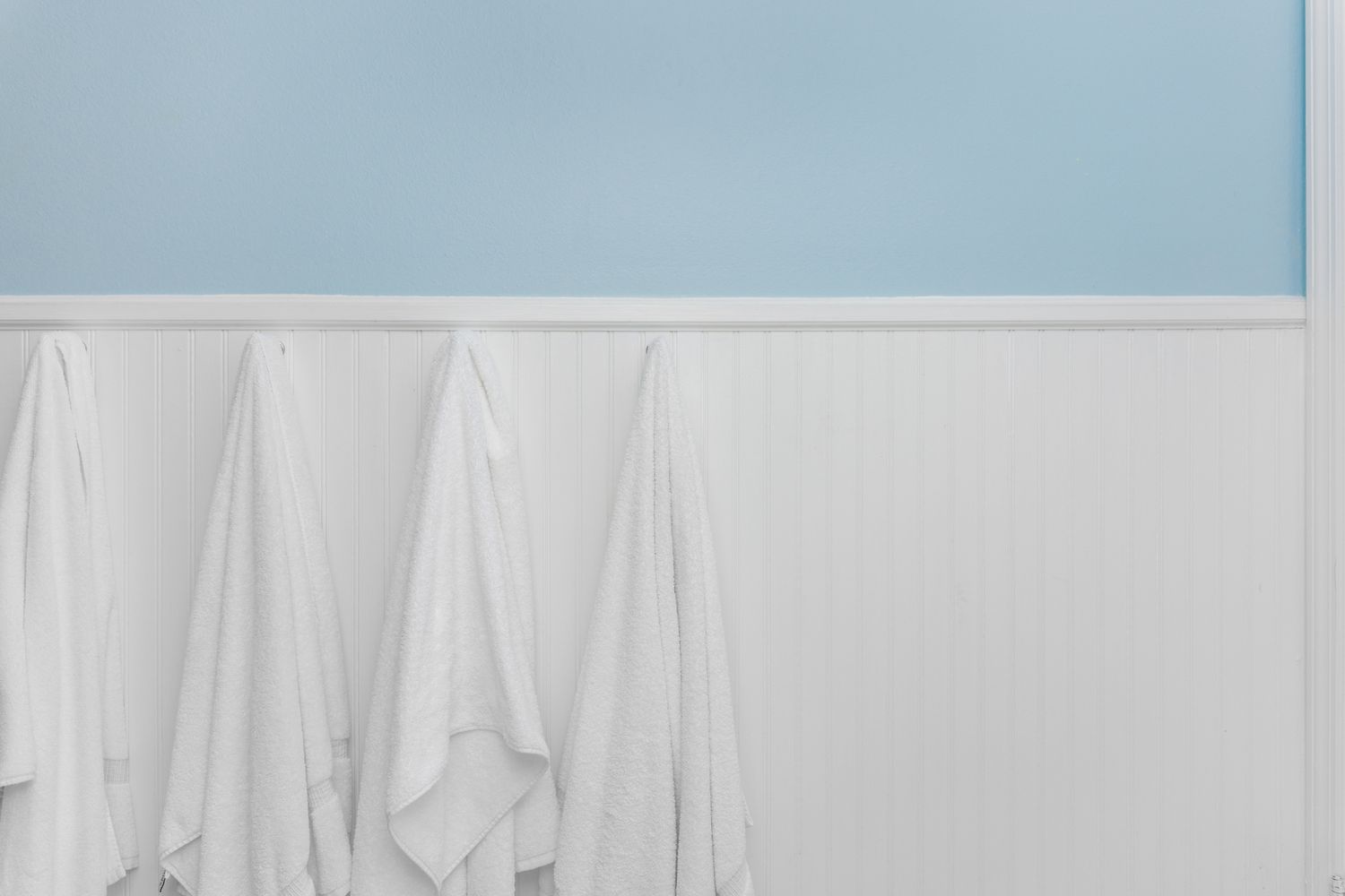 Bathroom beadboard
