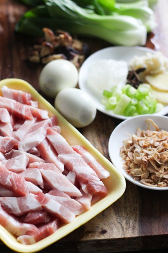 braised pork belly over rice ingredients