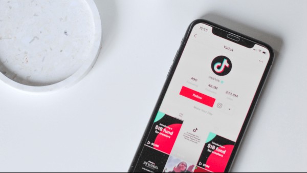 7 TikTok Accounts To Practice Your Language Skills