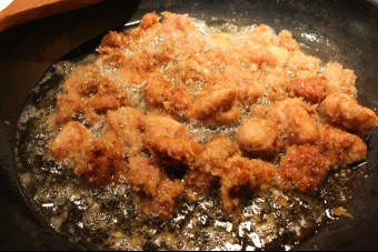 Fry the chicken nuggets
