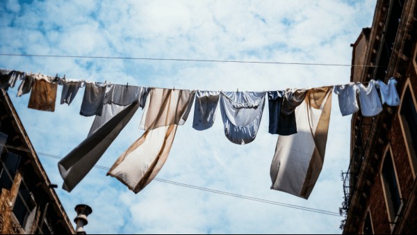 How To Talk About Clothes In Italian