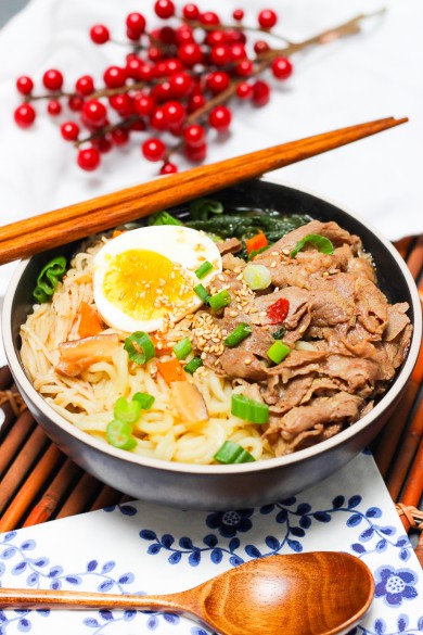 Deluxe Instant Ramen With Beef and Vegetables