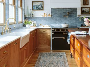 8 Ways to Update Oak Kitchen Cabinets Without Breaking the Bank