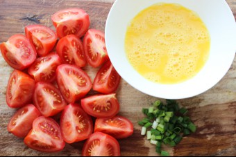 Egg and Tomato Ingredients