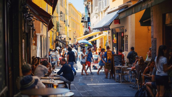 The 10 Most Useful French Sayings For Everyday Life