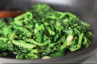 Stir Fry Garlic Pea Shoot
