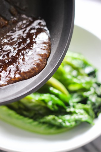 garlic sauce romaine lettuce