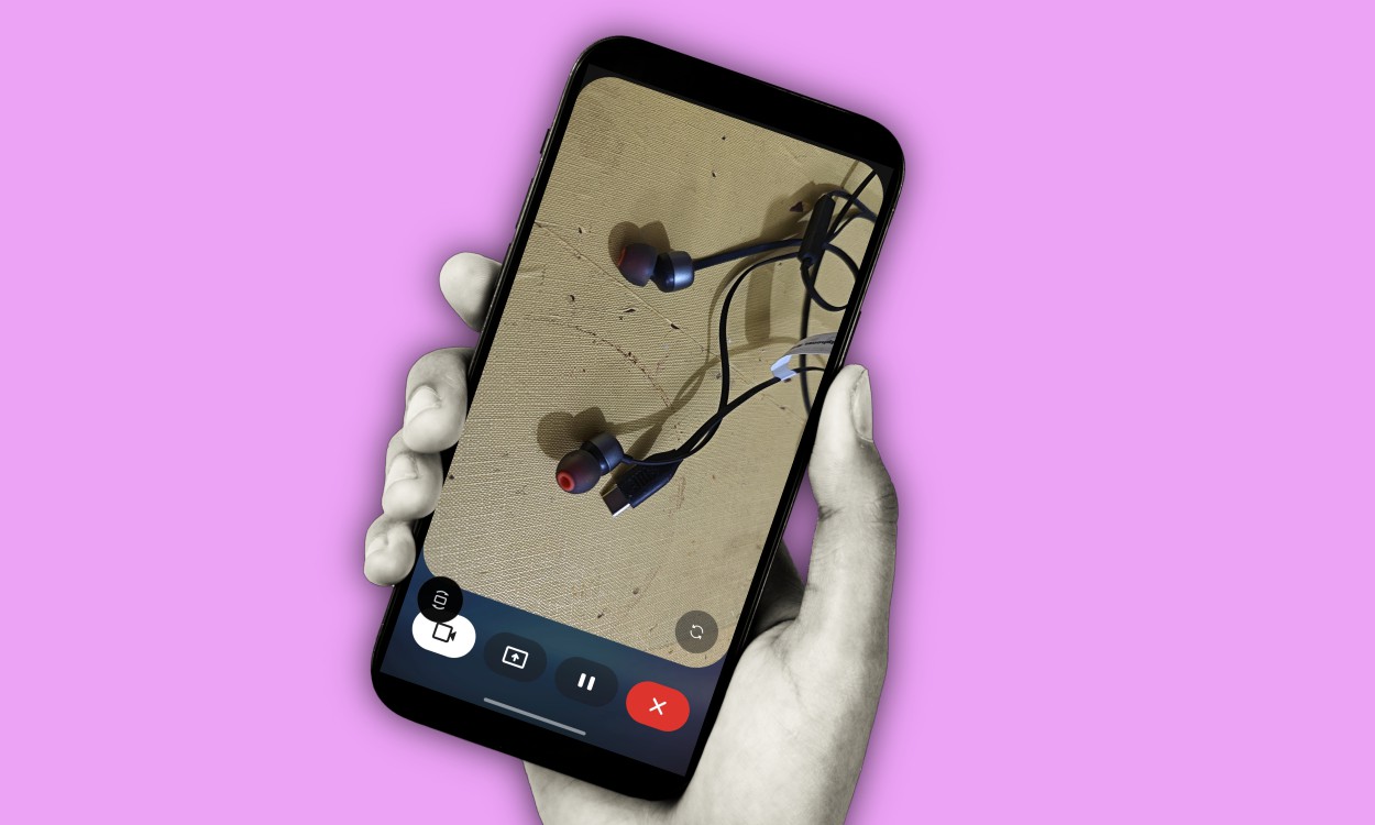 Identifying headphones using Gemini Live with camera and screen sharing.