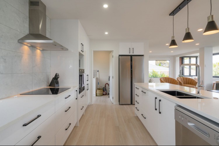 all white kitchen