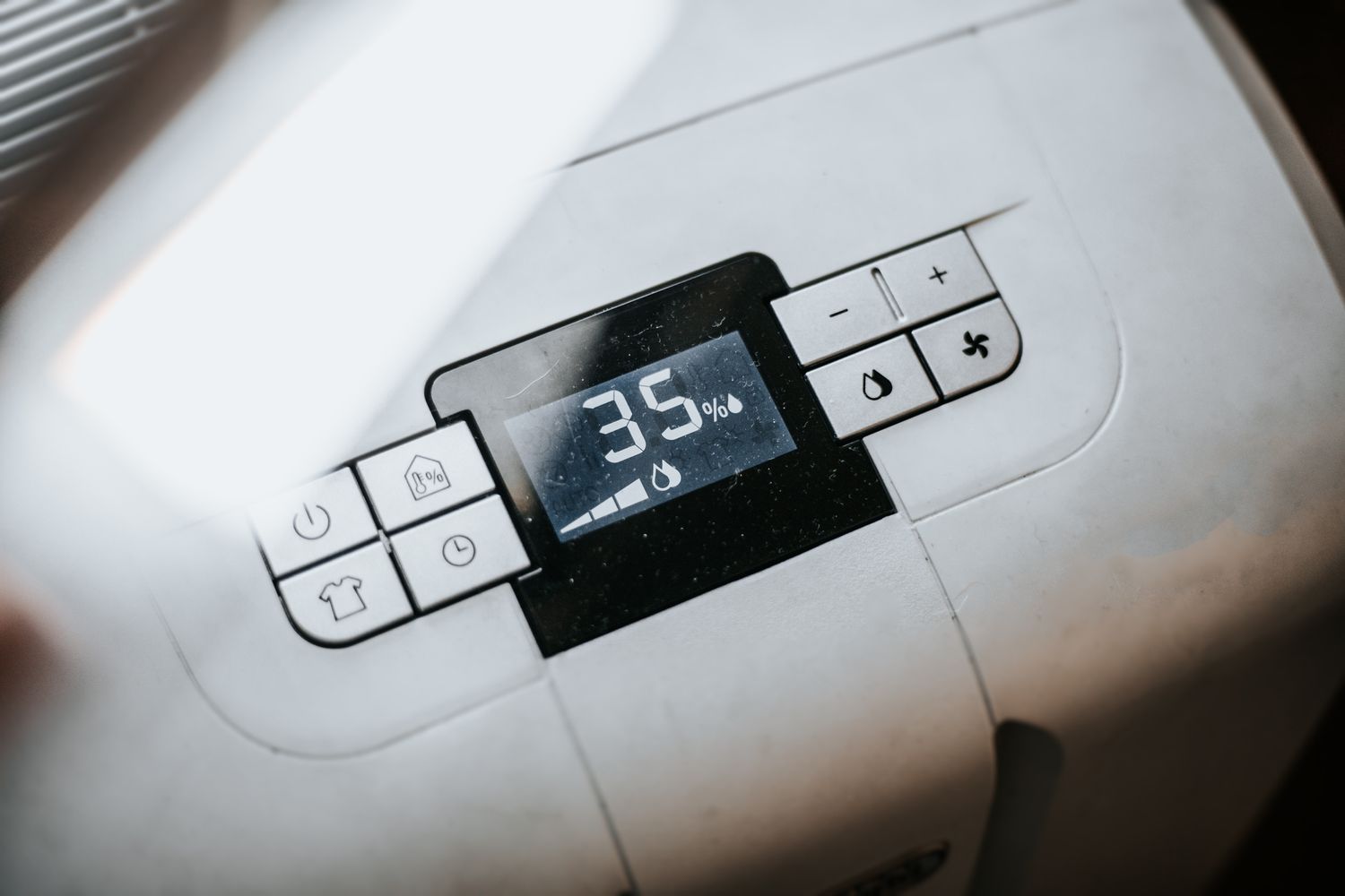Humidifier in a home reading 35%