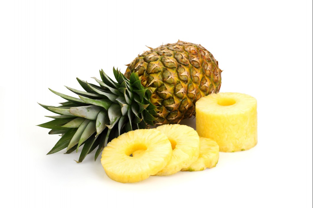 Pineapple on side with slices
