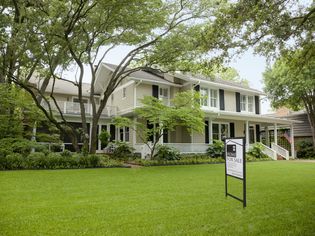 We Asked Real Estate Pros Their Best-Kept Secrets to Sell Your House Faster in 2025