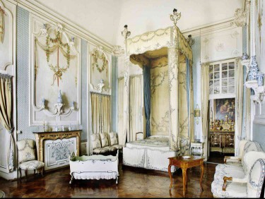 What is Baroque interior design