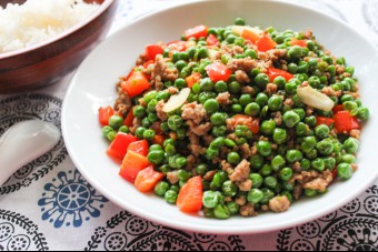 Ground pork with English Green Peas