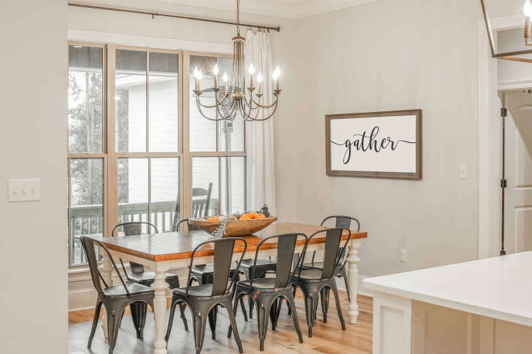 Eat-in kitchen dining nook