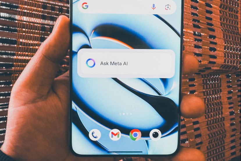 Meta AI widget on Home Screen.