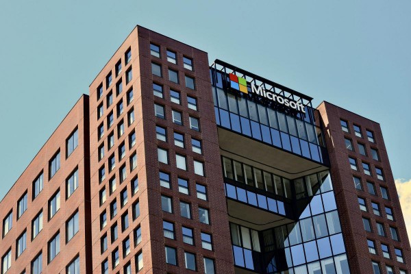 Microsoft extends security updates for Microsoft 365 on Windows 10