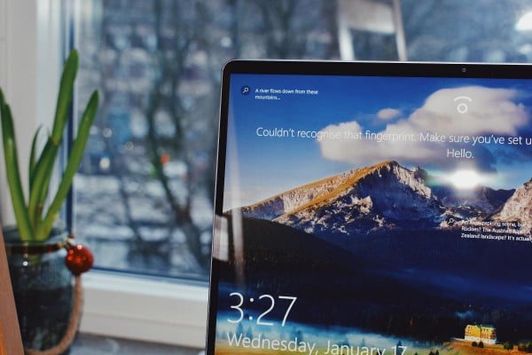 Microsoft is bringing Windows 11's weather widget to Windows 10's lock screen