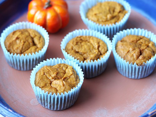 Easy 2-Ingredient Pumpkin Muffins