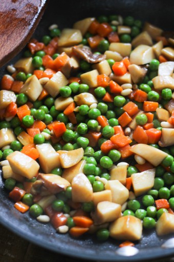 Sautéed Carrots, Peas and Trumpet Mushrooms Stir Fry
