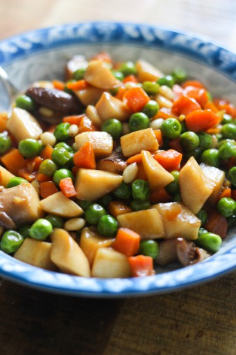 Sautéed Carrots, Peas and Trumpet Mushrooms