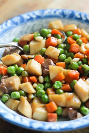 Sautéed Carrots, Peas and Mushrooms