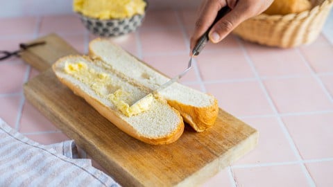 Incredibly Delicious Cheese Garlic Bread Spread