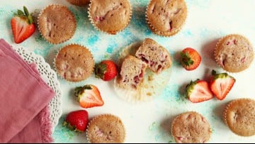 Berry-Smash Muffins (Strawberry Muffins)