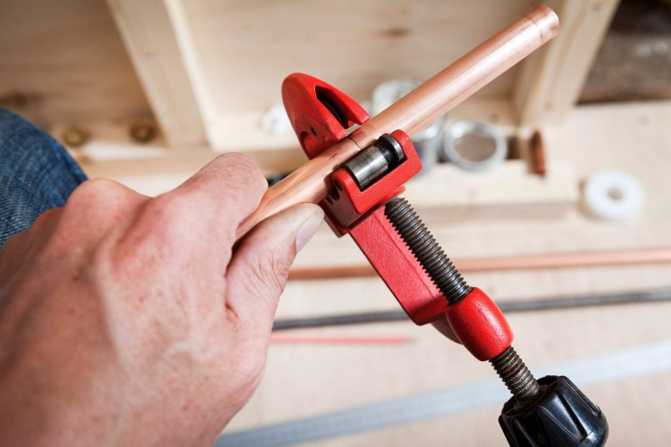 How to Cut Plumbing Pipes and Tubing Safely and Precisely