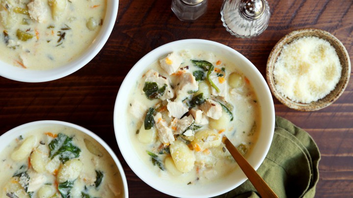 Olive Garden Style Chicken and Gnocchi Soup