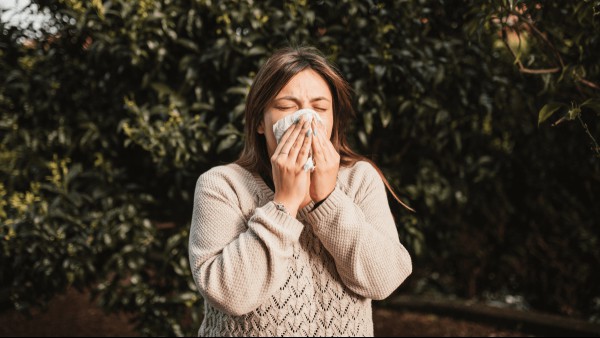 How To Respond To A Sneeze In 6 Different Languages