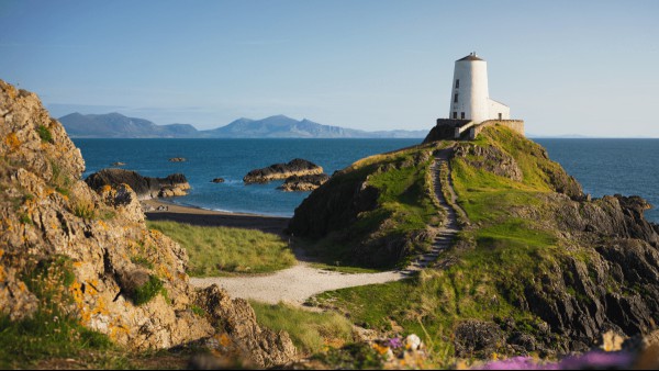 School Of British Accents: The Welsh Accent