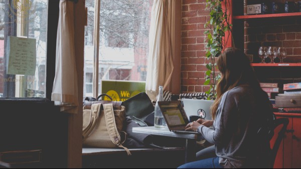 Why Learning Spanish Is Still Better Than Relying On A Translation Device