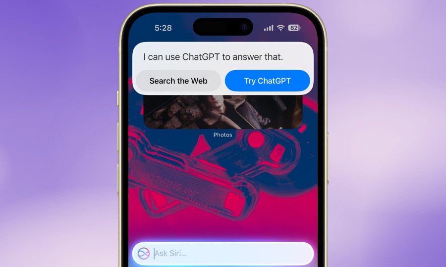 Siri offloading user query to ChatGPT.