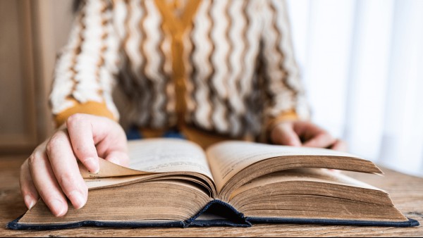Babbel Launches Search To Find Lost Gold Medal Awarded To Americaâs First Spelling Bee Champion