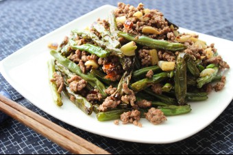 Spicy Ground Beef and Green Beans