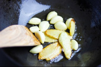 Pan-fried Ginger and Garlic