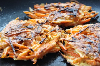 Tasty carrot pancake (5 of 12)