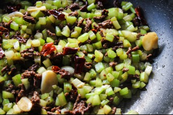 ground beef with celery stir fry